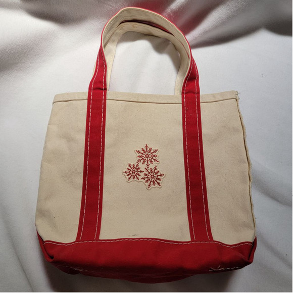 L.L. Bean Handbags - Ll BEAN EUC Rare Small Snowflake Boat and Tote - Red